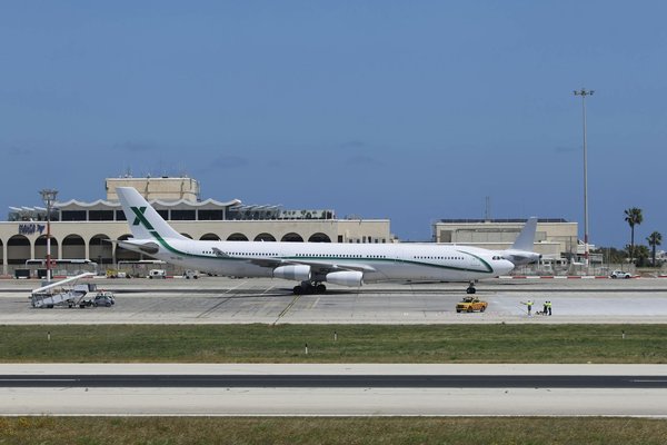 What Are the Top Tips for Navigating UK Public Transport as a Tourist?